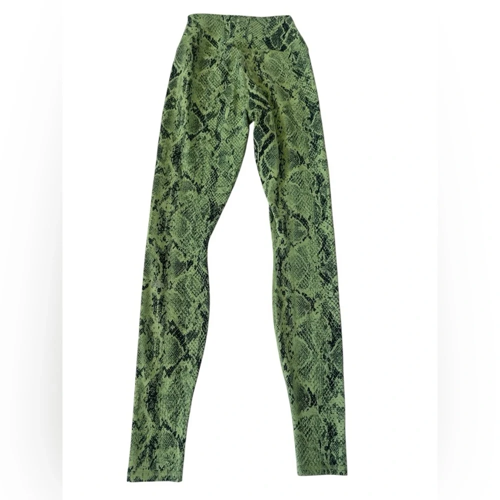 Alo Yoga Vapor Green Snakeskin Leggings